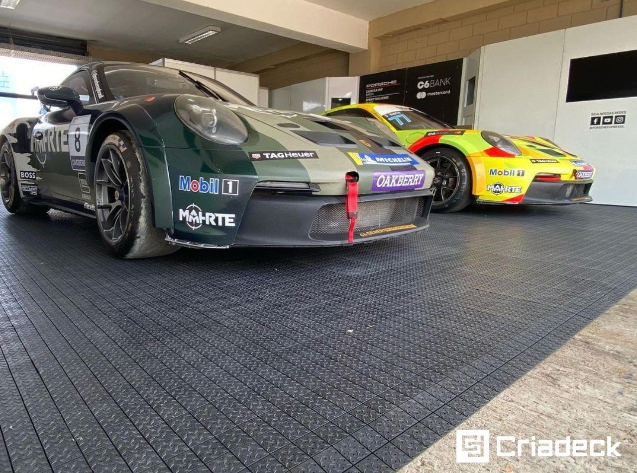 Porsche Cup 2022: Criadeck Garante Segurança Com Pisos Pixel em Goiânia.